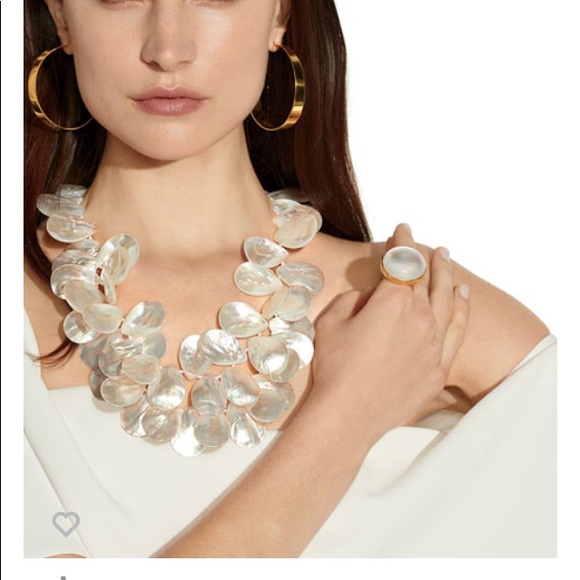 GORGEOUS MOTHER OF PEARL TEARDROP BEADED NECKLACE!